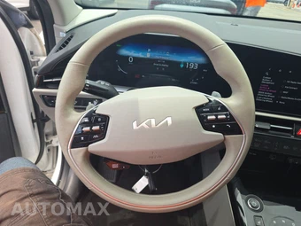 2023 Kia Niro EV Wind – miniatura 10