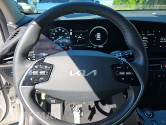 2023 Kia Niro EV Wind - miniatura 10