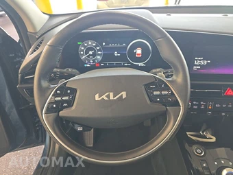 2023 Kia Niro EV Wind – miniatura 10