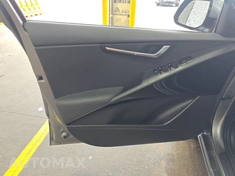 2023 Kia Niro EV Wind - miniatura 9