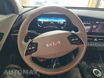 2023 Kia Niro EV Wind - miniatura 10