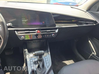 2023 Kia Niro EX - miniatura 10