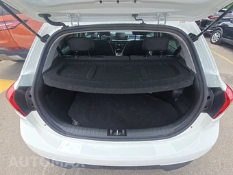 2023 Kia Rio 5-Door S Hatchback – miniatura 16