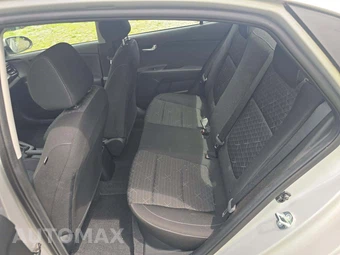 2023 Kia Rio LX Sedan - miniatura 10