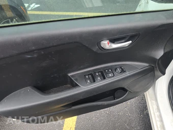 2023 Kia Rio LX Sedan – miniatura 9