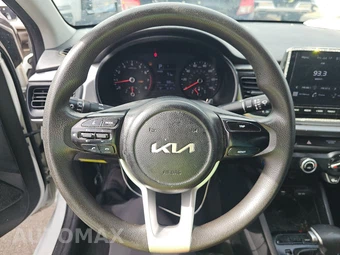 2023 Kia Rio LX Sedan - miniatura 10