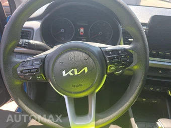 2023 Kia Rio S Sedan – miniatura 10