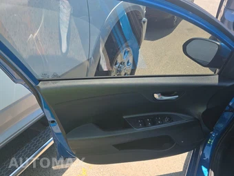 2023 Kia Rio S Sedan – miniatura 9