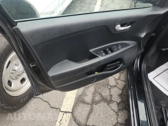 2023 Kia Rio S Sedan – miniatura 9
