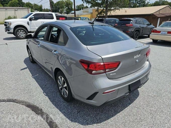 2023 Kia Rio S Sedan - miniatura 2