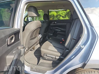 2023 Kia Sorento LX - miniatura 13