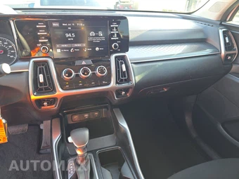 2023 Kia Sorento LX – miniatura 11