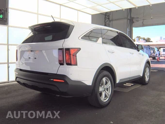 2023 Kia Sorento LX – miniatura 4