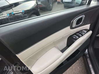 2023 Kia Sorento Plug-In Hybrid SX-Prestige - miniatura 9