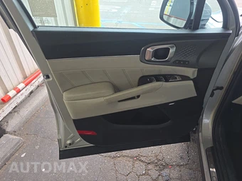 2023 Kia Sorento Plug-In Hybrid SX-Prestige - miniatura 9