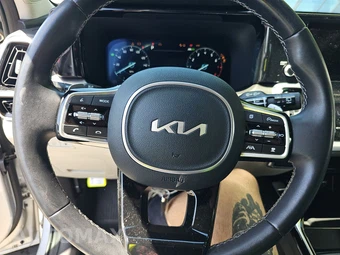 2023 Kia Sorento Plug-In Hybrid SX-Prestige - miniatura 10