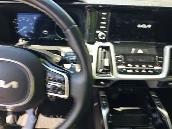 2023 Kia Sorento Plug-In Hybrid SX-Prestige - miniatura 11