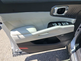 2023 Kia Sorento Plug-In Hybrid SX-Prestige - miniatura 9