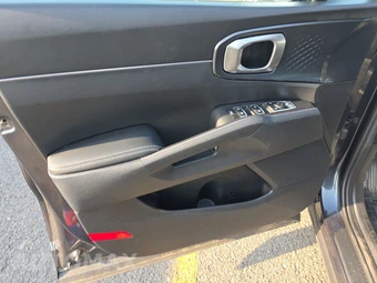 2023 Kia Sorento S - miniatura 9