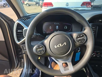 2023 Kia Soul LX - miniatura 10