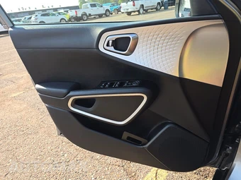 2023 Kia Soul LX - miniatura 9
