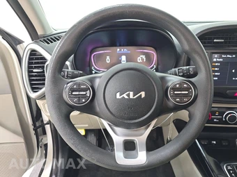 2023 Kia Soul LX - miniatura 10