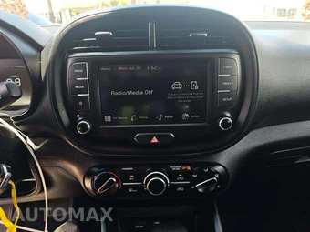 2023 Kia Soul LX - miniatura 10