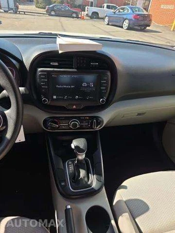 2023 Kia Soul LX - miniatura 10