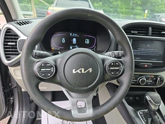 2023 Kia Soul LX - miniatura 10