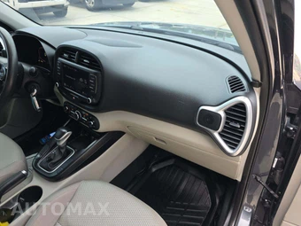 2023 Kia Soul LX - miniatura 19