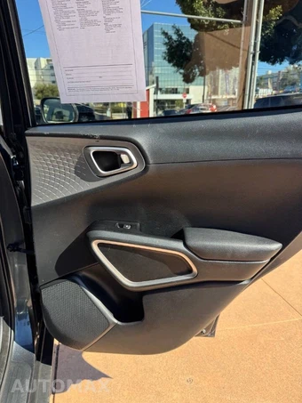 2023 Kia Soul LX - miniatura 11