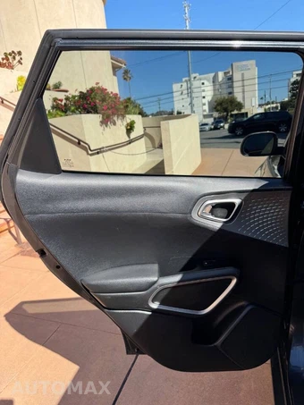 2023 Kia Soul LX - miniatura 14