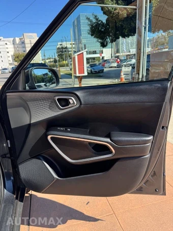 2023 Kia Soul LX - miniatura 9