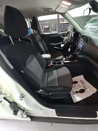 2023 Kia Soul LX - miniatura 18