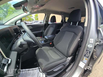 2023 Kia Sportage LX - miniatura 6