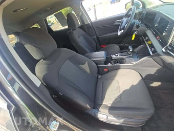 2023 Kia Sportage LX - miniatura 18