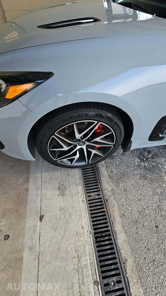 2023 Kia Stinger GT-Line – miniatura 21