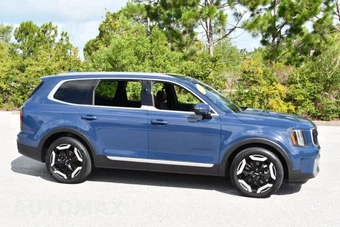 2023 Kia Telluride EX - miniatura 8