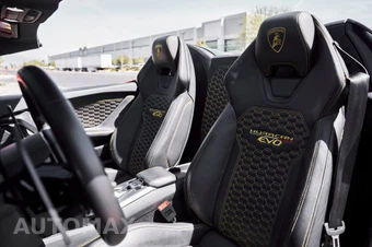2023 Lamborghini Huracan EVO Convertible - miniatura 39