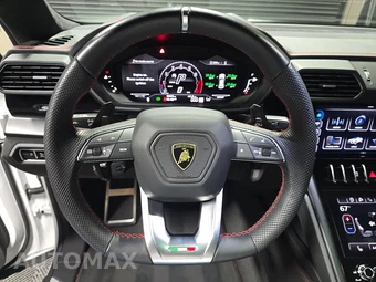 2023 Lamborghini Urus Base – miniatura 10