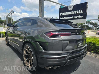 2023 Lamborghini Urus Performante – miniatura 2
