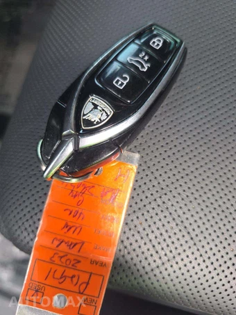 2023 Lamborghini Urus Performante – miniatura 8