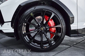 2023 Lamborghini Urus S – miniatura 3