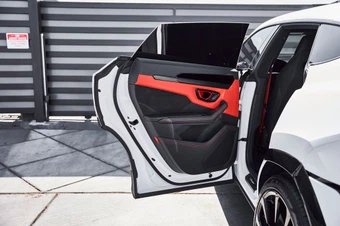 2023 Lamborghini Urus S – miniatura 31