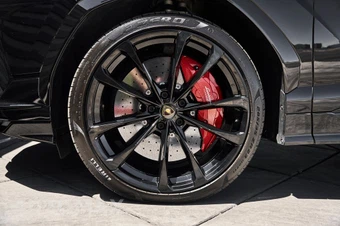 2023 Lamborghini Urus S – miniatura 3