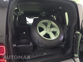 2023 Land Rover Defender 110 75th Limited Edition - miniatura 16