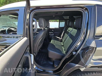 2023 Land Rover Defender 110 S - miniatura 13