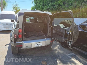 2023 Land Rover Defender 110 S - miniatura 14