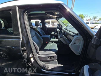 2023 Land Rover Defender 110 S - miniatura 18