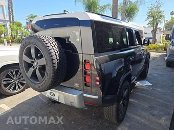 2023 Land Rover Defender 110 S - miniatura 3